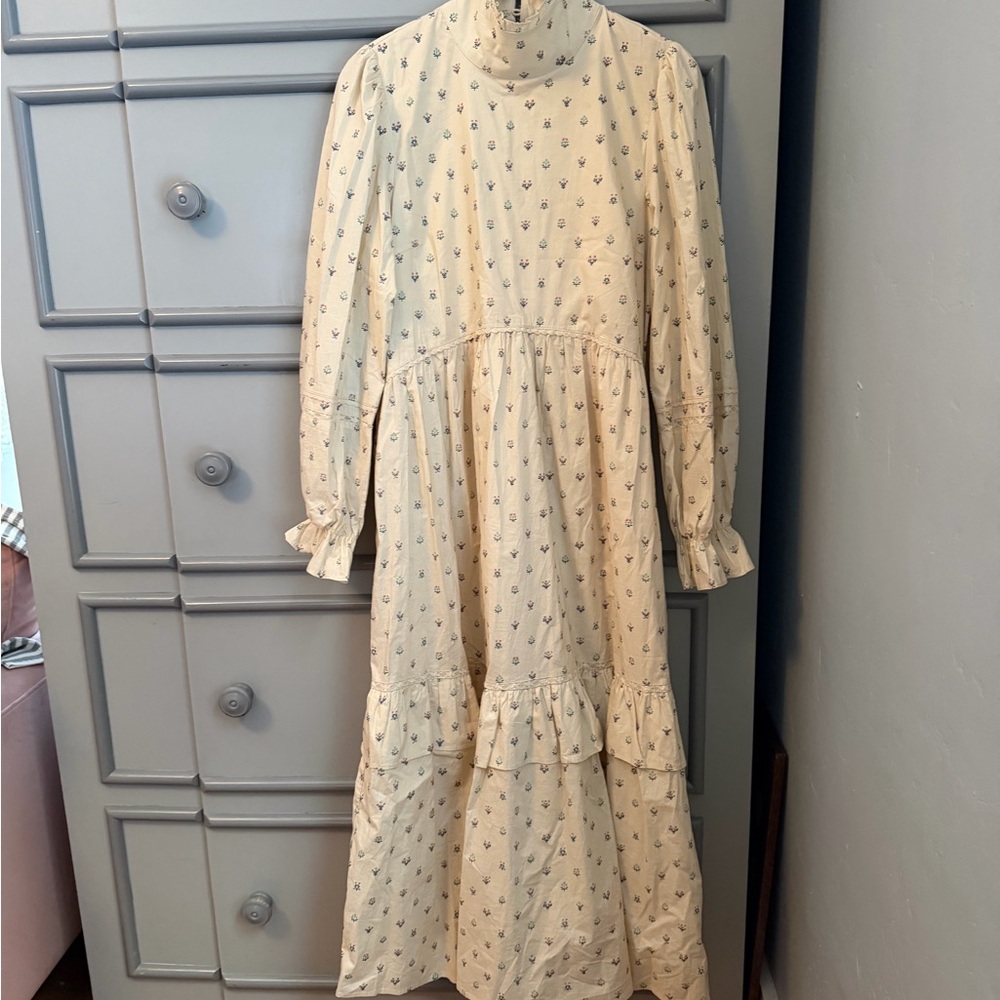 Meadows prairie cream floral dress with pockets US 6